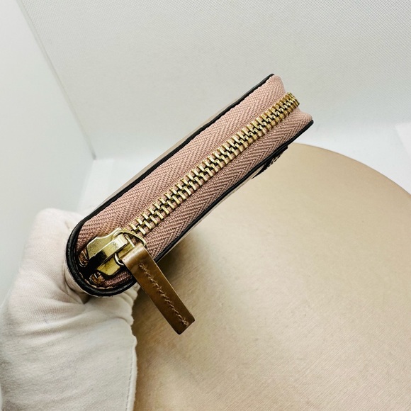 EUC Gucci Microguccissima Metallic Rose Gold Patent Leather Zip Around Wallet - Picture 8 of 17